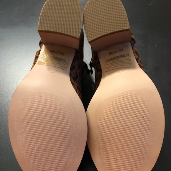 Brand New Leopard Peep Toe Heel Booties 5 1/2 - Picture 4 of 4